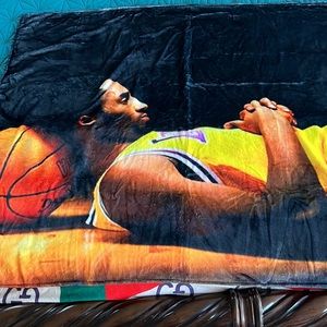 Kobe Bryant Throw Blanket